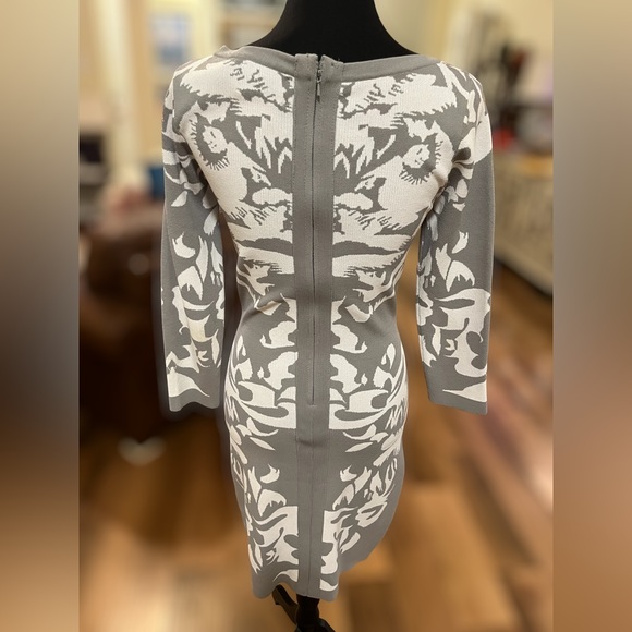 LINE KNITWEAR INT. Bodycon Bandage Long Sleeve Dress in Grey. - Picture 3 of 8